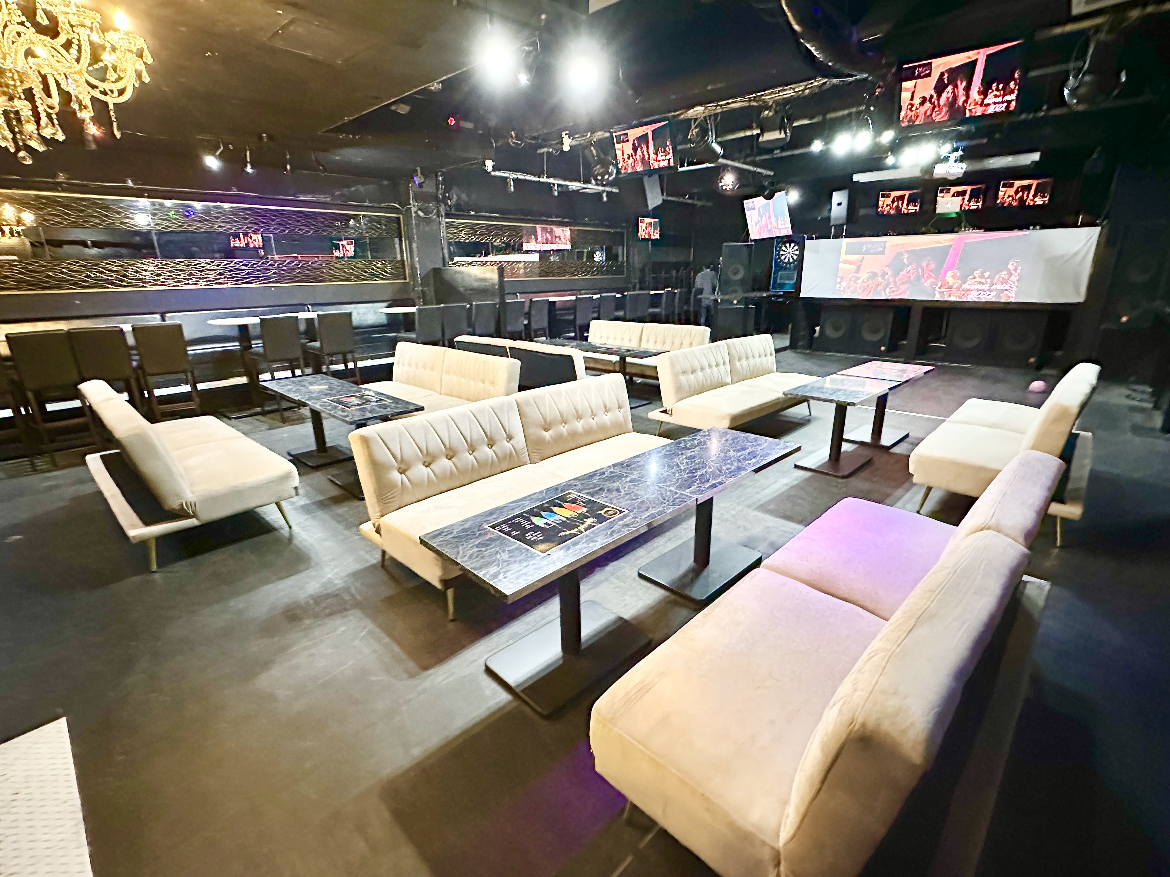 NEXTⅡ 店内全体②